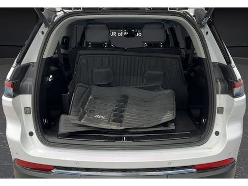 Used 2023 Jeep Grand Cherokee L Limited image 37