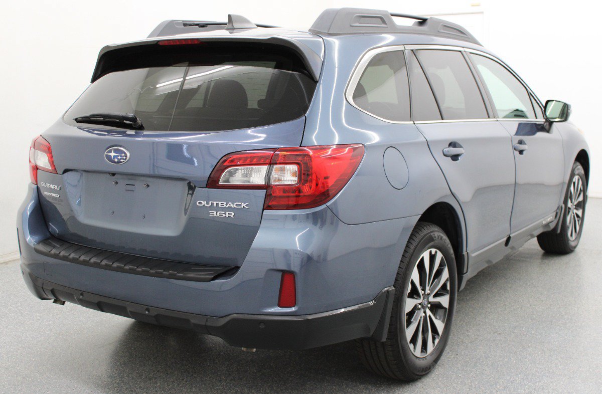 Used 2017 Subaru Outback 3.6R Limited AWD/4WD image 5