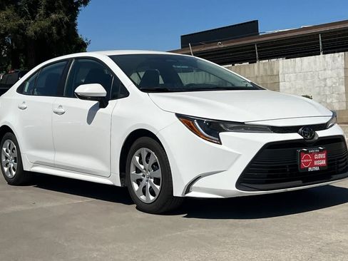 Used 2025 Toyota Corolla LE FWD image 10