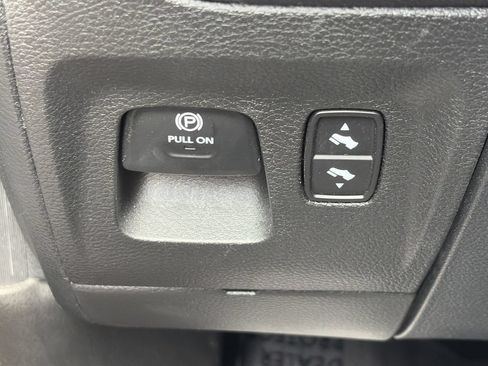 Used 2025 RAM 1500 Laramie AWD/4WD image 29