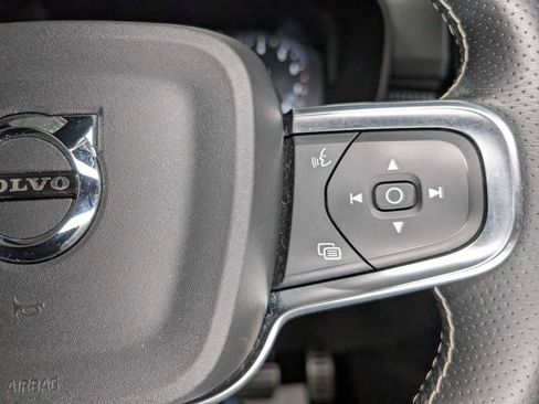 Used 2021 Volvo XC40 T5 R-Design w/ Advanced Package image 35