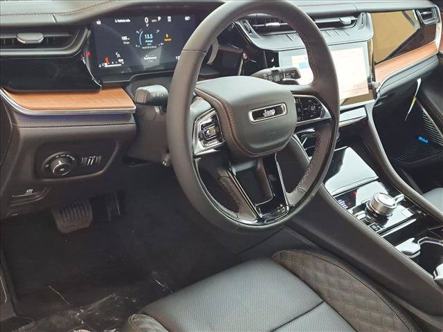 New 2027 Jeep Grand Cherokee Summit AWD/4WD image 3