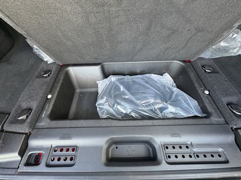 Used 2025 Jeep Wrangler Rubicon w/ Safety Group image 32