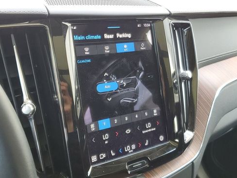 Certified 2023 Volvo XC60 B5 Ultimate w/ Protection Package image 23