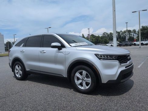 Used 2022 Kia Sorento LX FWD image 3