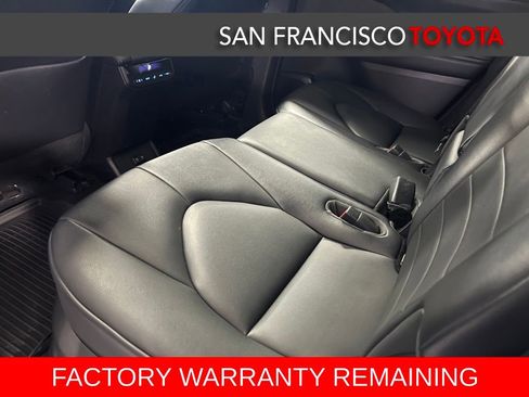 Used 2021 Toyota Highlander XLE AWD/4WD image 17