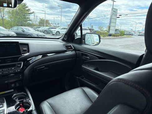 Used 2022 Honda Pilot Elite image 25