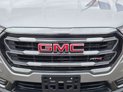 Used 2024 GMC Terrain AT4 image 9