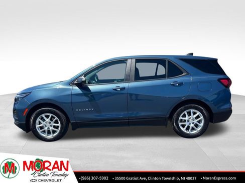 Certified 2024 Chevrolet Equinox LS w/ LS Convenience Package FWD image 3