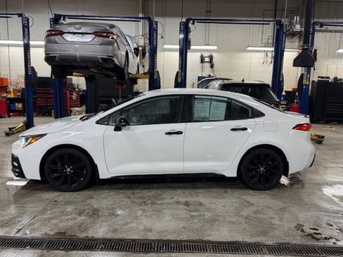 Used 2021 Toyota Corolla SE w/ Carpet Mat Package (TMS) image 2