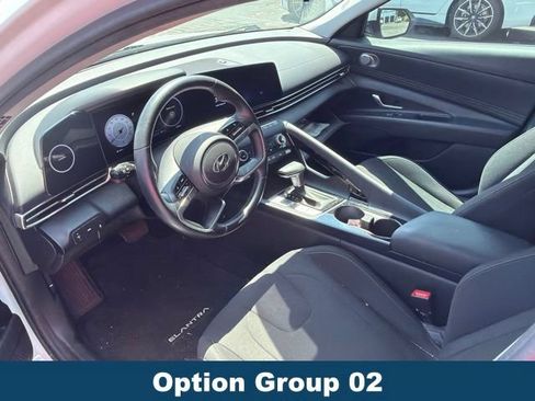 Used 2023 Hyundai Elantra SEL w/ Convenience Package FWD image 5