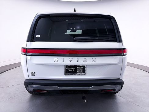 Used 2024 Rivian R1S Adventure AWD/4WD image 15