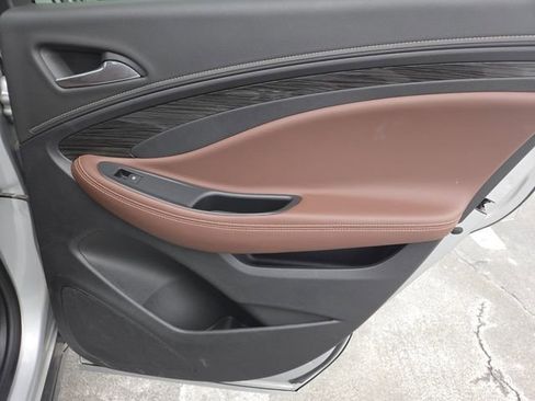 Used 2017 Buick Envision Essence image 27