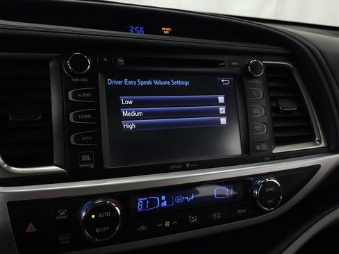 Used 2015 Toyota Highlander Limited image 24