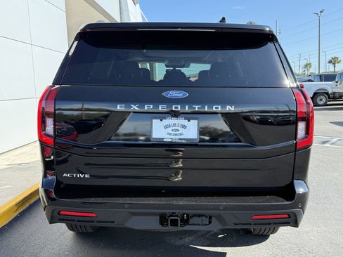 New 2026 Ford Expedition Active RWD image 5