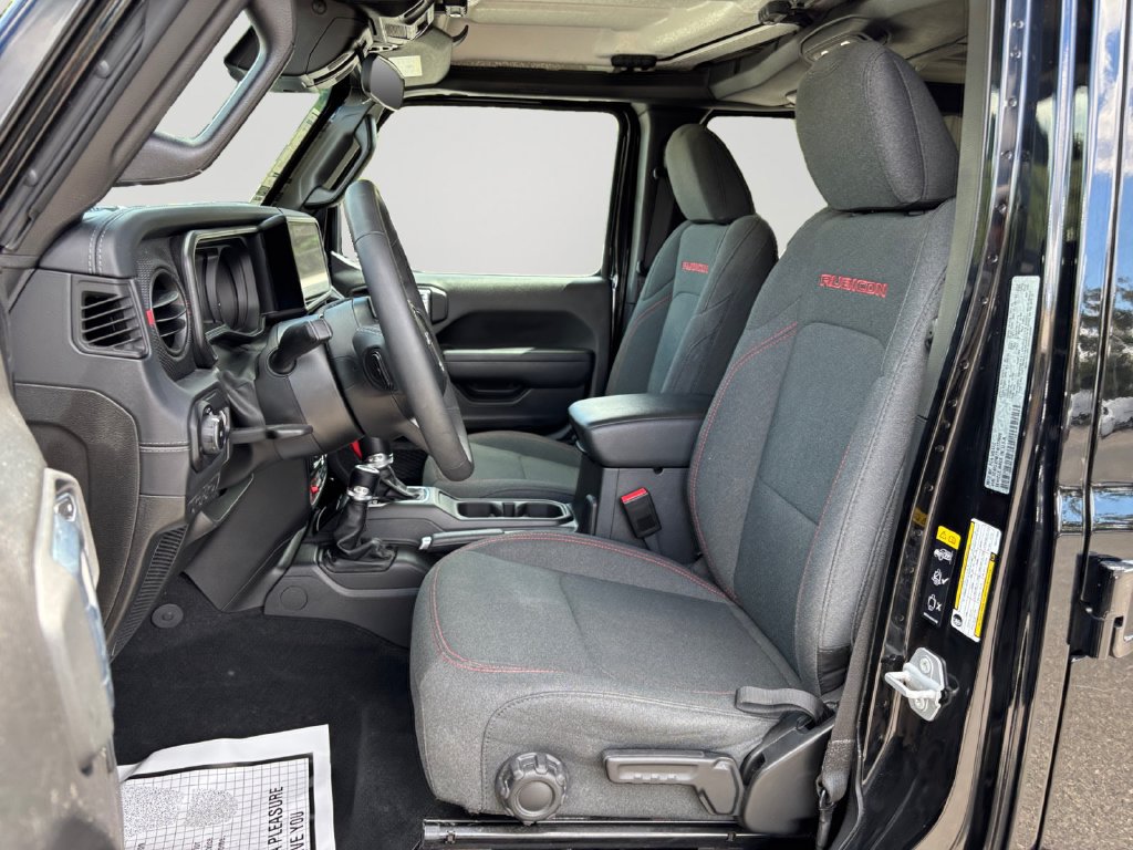 Used 2026 Jeep Wrangler Unlimited Rubicon AWD/4WD image 24