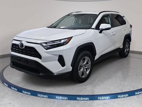 Used 2025 Toyota RAV4 XLE AWD/4WD image 1
