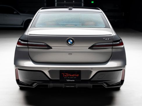 Used 2023 BMW 740i RWD image 25