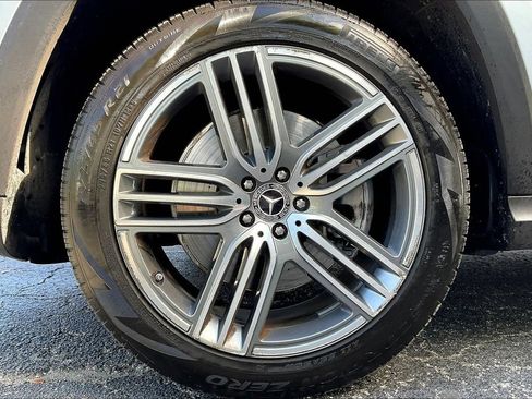 Used 2025 Mercedes-Benz GLS 450 4MATIC image 33
