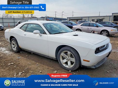Used 2011 Dodge Challenger image 4