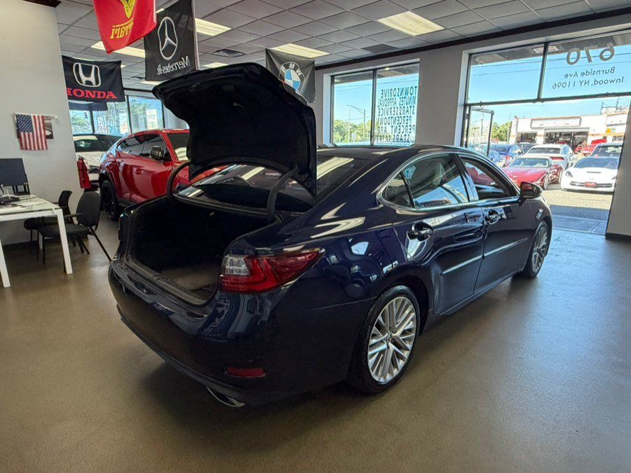 Used 2016 Lexus ES 350 w/ Luxury Package w/Wood Trim FWD image 15