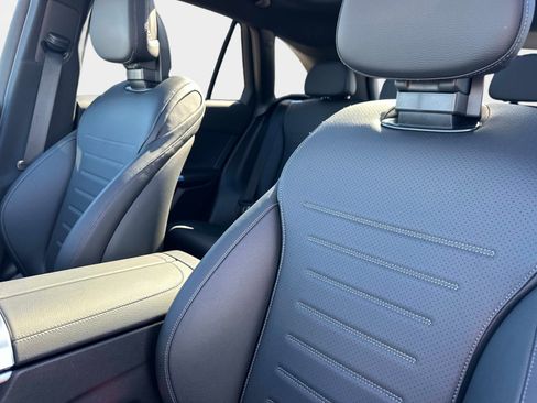 Used 2025 Mercedes-Benz GLC 350e 4MATIC image 22