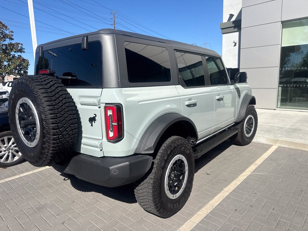 Used 2024 Ford Bronco Outer Banks w/ Sasquatch Package AWD/4WD image 6
