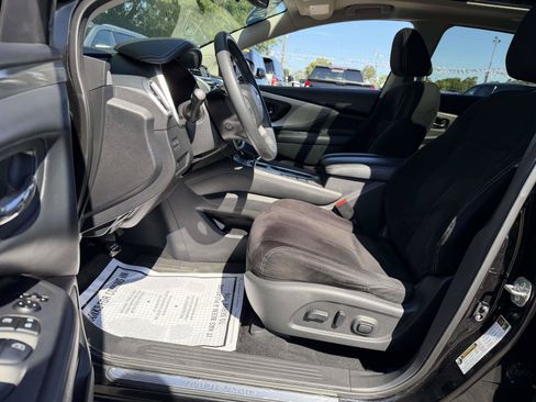 Used 2018 Nissan Murano SV w/ Premium Package AWD/4WD image 9