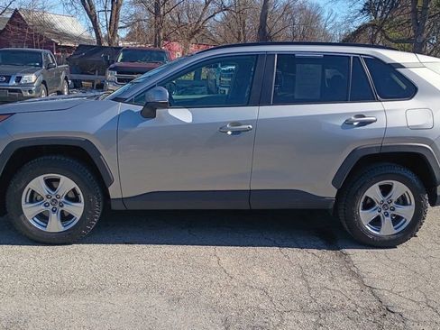 Used 2021 Toyota RAV4 XLE w/ Convenience Package image 12
