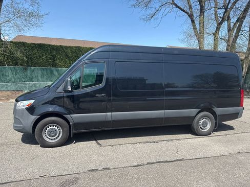 Used 2020 Mercedes-Benz Sprinter 2500 image 3