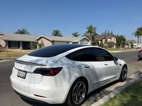 Used 2022 Tesla Model 3 Long Range AWD/4WD image 4
