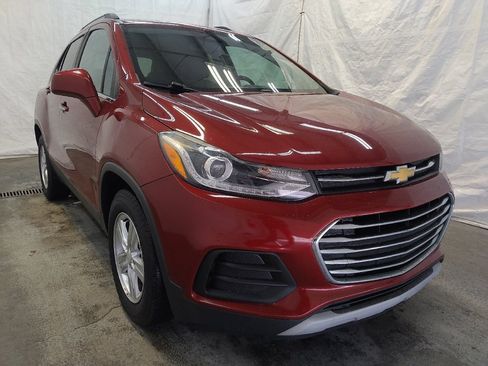Used 2018 Chevrolet Trax LT w/ LT Convenience Package FWD image 13