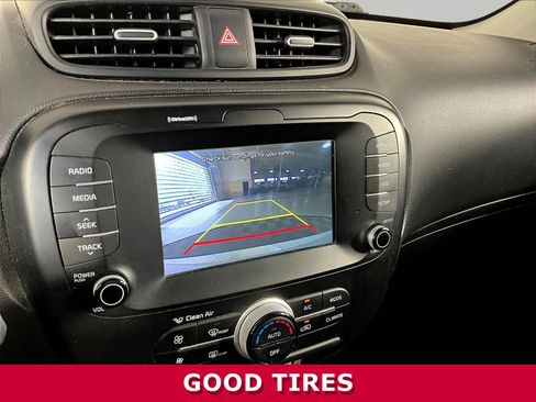 Used 2018 Kia Soul + FWD image 13