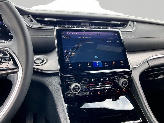 Used 2021 Jeep Grand Cherokee L Overland w/ Luxury Tech Group IV AWD/4WD image 19