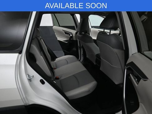 Used 2021 Toyota RAV4 XLE Premium AWD/4WD image 33