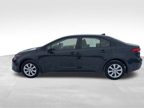Used 2023 Toyota Corolla LE image 2