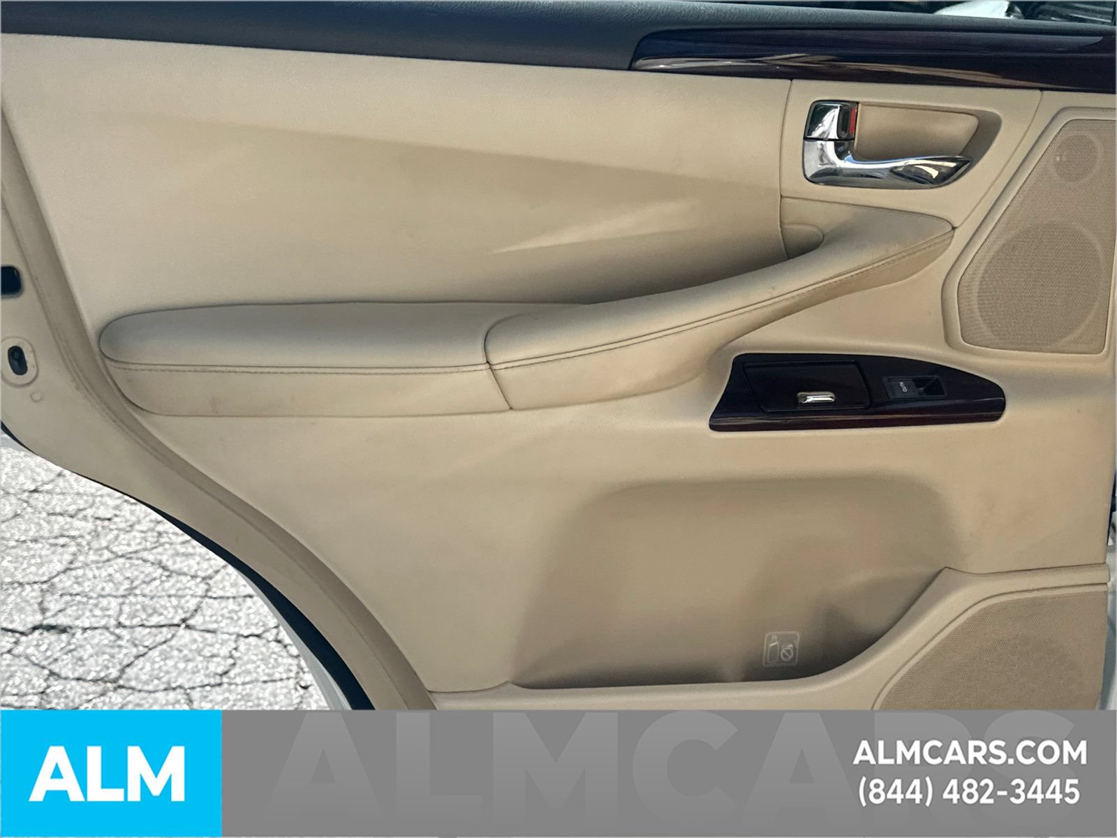 Used 2015 Lexus LX 570 4WD w/ Luxury Package image 26