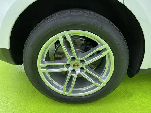 Used 2020 Porsche Macan image 15