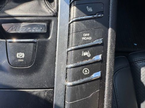 Used 2017 Porsche Macan S image 34