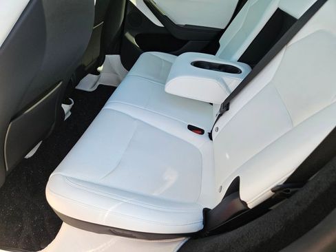 Used 2026 Tesla Model Y 2WD image 18