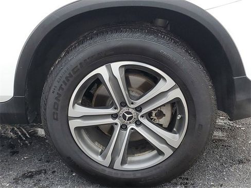 Used 2018 Mercedes-Benz GLC 300 4MATIC image 31