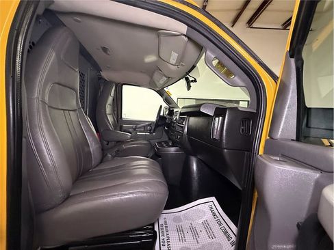 Used 2018 GMC Savana 2500 Extended w/ Driver Convenience Package image 21