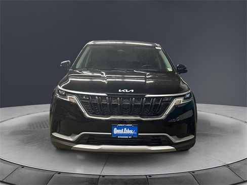 Used 2024 Kia Carnival LX image 8