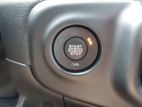 Used 2023 Jeep Gladiator Sport AWD/4WD image 24