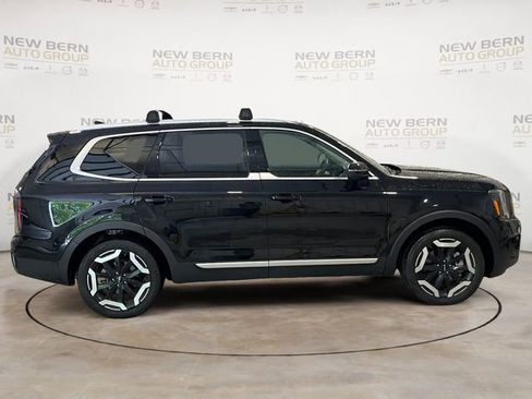 Used 2024 Kia Telluride EX w/ EX Captain's Chair Package FWD image 6