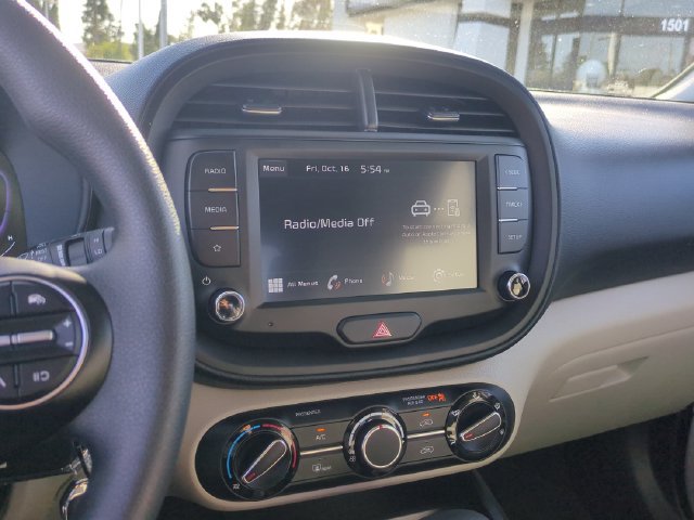 Certified 2025 Kia Soul LX w/ LX Technology Package FWD image 21