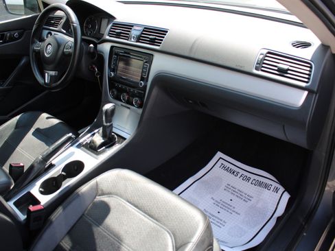 Used 2013 Volkswagen Passat TDI SE image 10