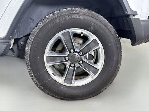 Used 2022 Jeep Wrangler Unlimited Sahara image 29