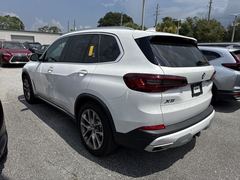 Used 2022 BMW X5 xDrive40i w/ Premium Package AWD/4WD image 3