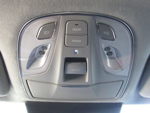 Used 2014 Hyundai Equus Signature RWD image 28
